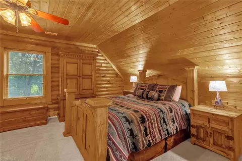 Bedroom - 2235 Buck Mountain Rd, Purlear, NC 28665 photo 3 of 13