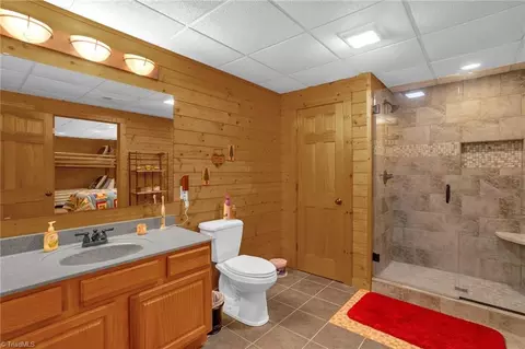 Bath - 2235 Buck Mountain Rd, Purlear, NC 28665 photo 5 of 6