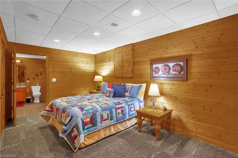 Bedroom - 2235 Buck Mountain Rd, Purlear, NC 28665 photo 11 of 13
