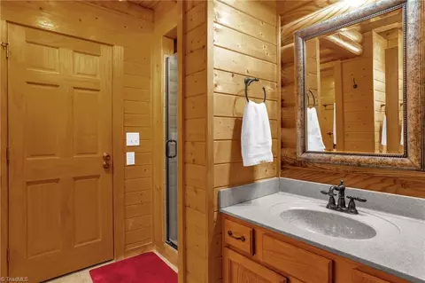 Bath - 2235 Buck Mountain Rd, Purlear, NC 28665 photo 2 of 6