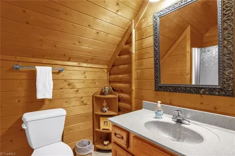 Bath - 2235 Buck Mountain Rd, Purlear, NC 28665 photo 6 of 6