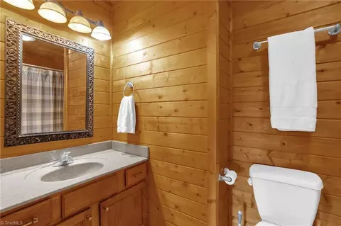 Bath - 2235 Buck Mountain Rd, Purlear, NC 28665 photo 4 of 6