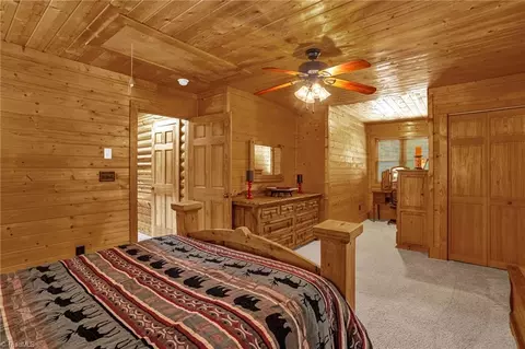 Bedroom - 2235 Buck Mountain Rd, Purlear, NC 28665 photo 4 of 13