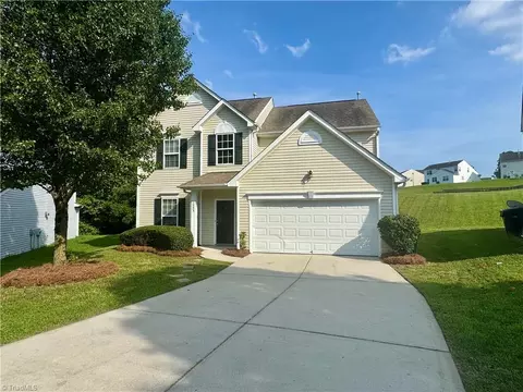 1253 Brownsfield Ct, High Point, NC 27262