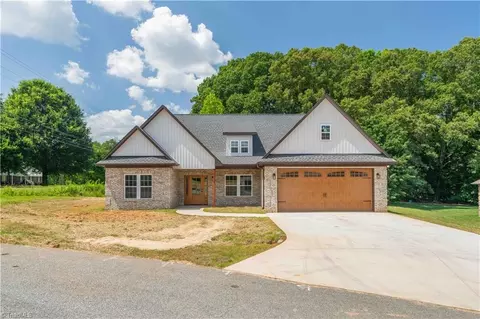 115 Corbin Ln, Lexington, NC 27295