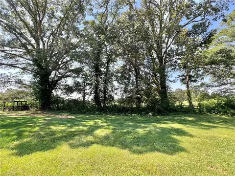 Exterior - 147 Dutchman Rd, Harmony, NC 28634 photo 9 of 12