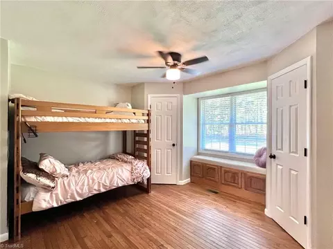 Bedroom - 147 Dutchman Rd, Harmony, NC 28634 photo 3 of 6