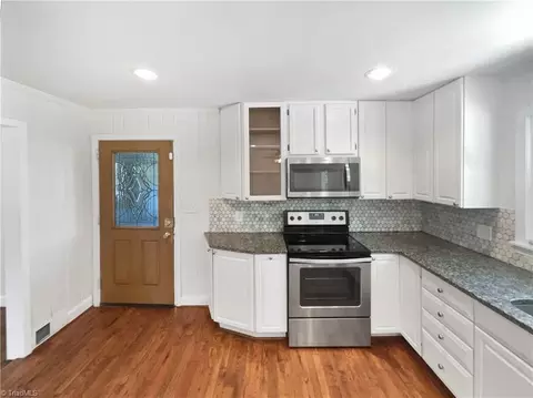Kitchen - 3230 High Cliffs Rd, Pfafftown, NC 27040 photo 2 of 2