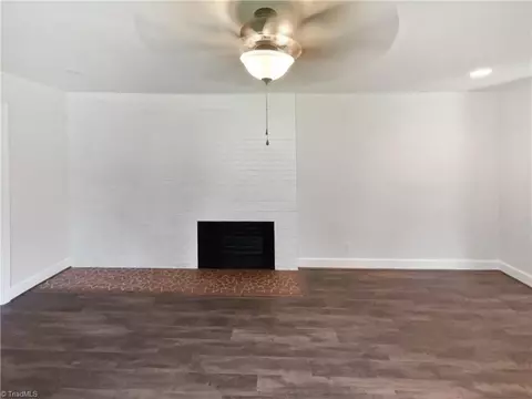 Living - 3230 High Cliffs Rd, Pfafftown, NC 27040 photo 2 of 8