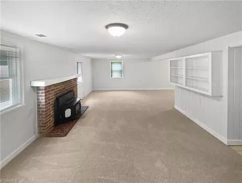 Living - 3230 High Cliffs Rd, Pfafftown, NC 27040 photo 7 of 8