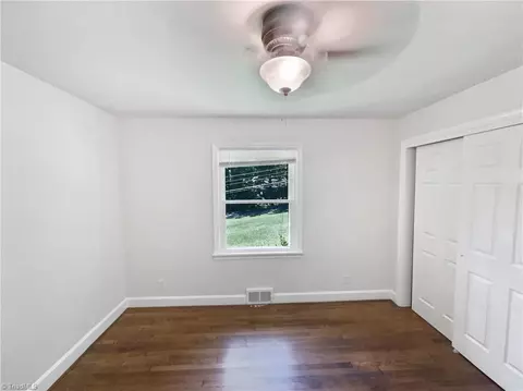 Bedroom - 3230 High Cliffs Rd, Pfafftown, NC 27040 photo 3 of 7