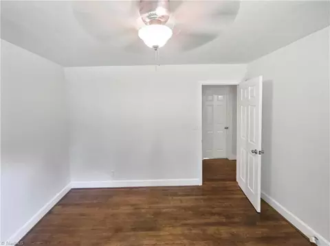 Bedroom - 3230 High Cliffs Rd, Pfafftown, NC 27040 photo 2 of 7