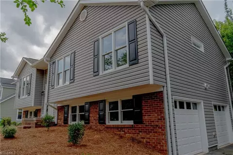 9048 Jefferson Woods Dr, Rural Hall, NC 27045