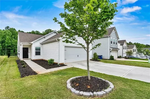 139 Batten Ridge Dr, Statesville, NC 28677