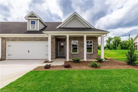 203 Creekside Ter, Clemmons, NC 27012