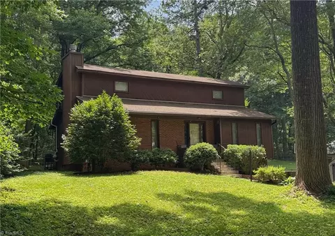 219 Brentwood Dr, Advance, NC 27006