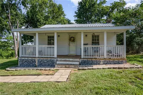201 Bailey St E, Asheboro, NC 27203