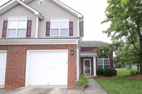 3924 Fountain Village Ln, High Point, NC 27265