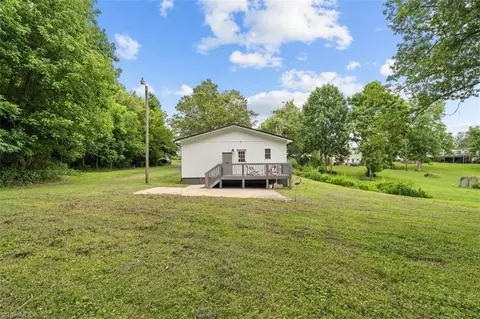 Exterior - 7517 Nc Highway 62, Trinity, NC 27370 photo 5 of 7