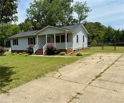 122 Scenic Dr, King, NC 27021