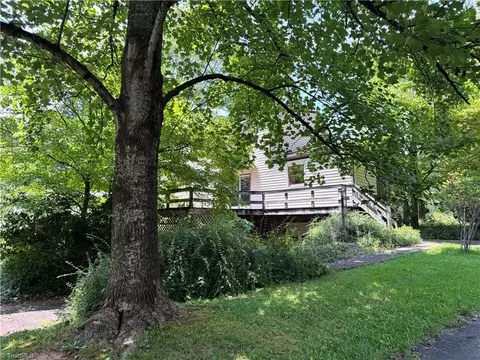 105 Eldridge Ln, State Road, NC 28676 photo 4