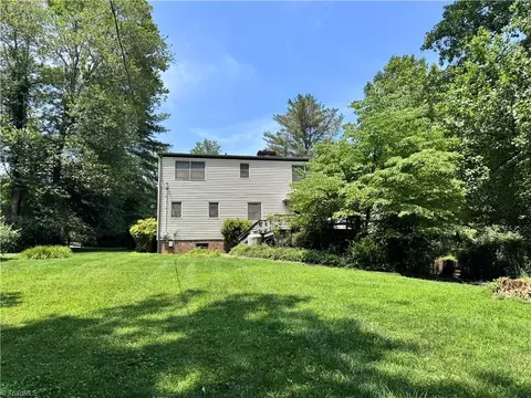105 Eldridge Ln, State Road, NC 28676 photo 3