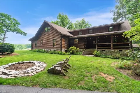2257 Smith Farm Rd, Thomasville, NC 27360