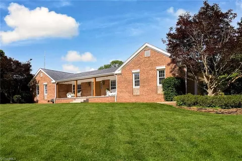 121 Fescue Dr, Advance, NC 27006