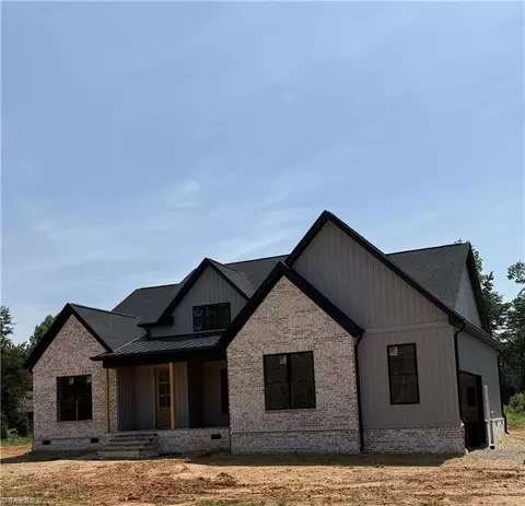 519 Bunker Hill Rd S, Colfax, NC 27235