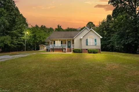 2339 Pine Creek Rdg, Asheboro, NC 27205
