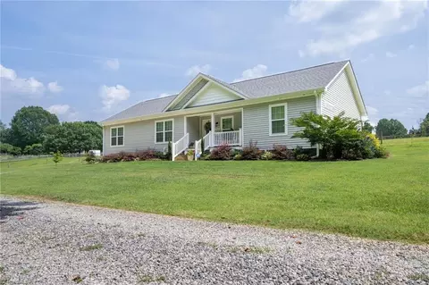 742 Teague Rd, Winston Salem, NC 27107