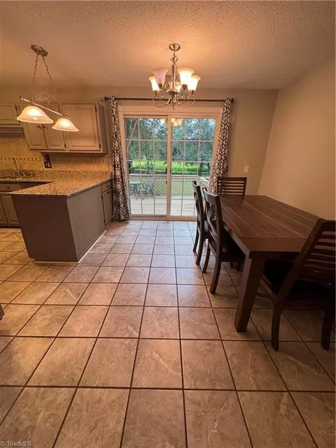 420 Logan Ct, King, NC 27021 photo 2