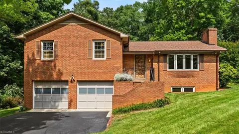 1864 Gumtree Rd, Asheboro, NC 27205