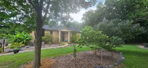 Exterior - 192 Queens Ct, Clemmons, NC 27012 photo 2 of 7