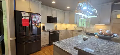 Kitchen - 192 Queens Ct, Clemmons, NC 27012 photo 5 of 6