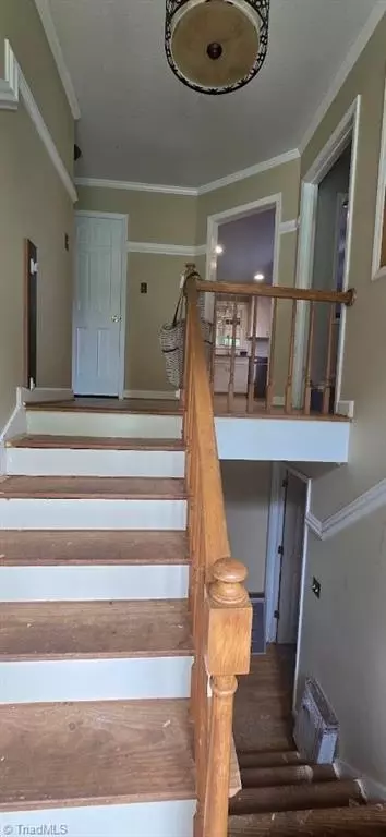 Entry Way - 192 Queens Ct, Clemmons, NC 27012 photo 1 of 12