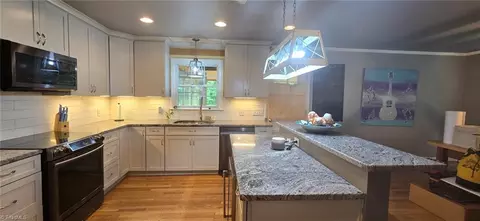 Kitchen - 192 Queens Ct, Clemmons, NC 27012 photo 3 of 6