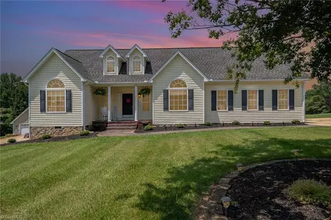 2264 Loflin Farlow Ln, Sophia, NC 27350