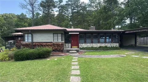 113 Ridgeway Dr, Thomasville, NC 27360