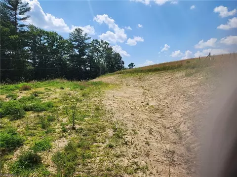 61 Sheriff Rd, Sparta, NC 28675 photo 7