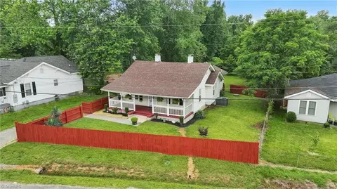 4624 Circle Dr, Winston Salem, NC 27105