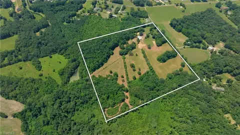 120 Hobby Horse Ln, Mocksville, NC 27028