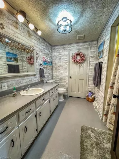 Bath - 184 Howell Dr, Denton, NC 27239 photo 1 of 2