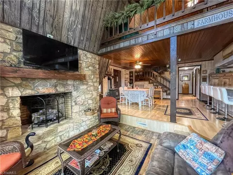 Living - 184 Howell Dr, Denton, NC 27239 photo 3 of 6