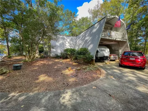 Exterior - 184 Howell Dr, Denton, NC 27239 photo 4 of 10