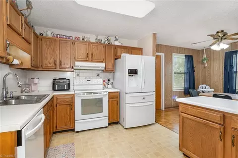 Kitchen - 209 Meredith Dr, Trinity, NC 27370 photo 1 of 3