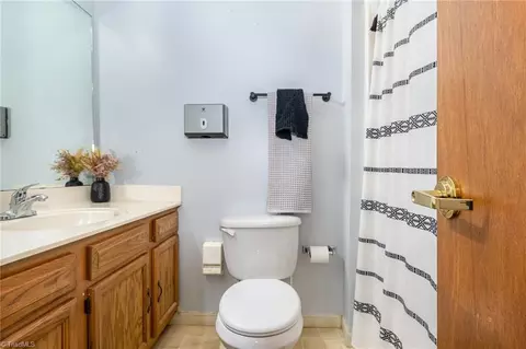 Bath - 209 Meredith Dr, Trinity, NC 27370 photo 2 of 2