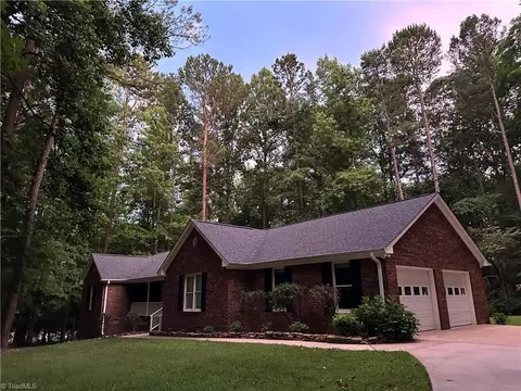 7194 Johns Point Ct, Liberty, NC 27298
