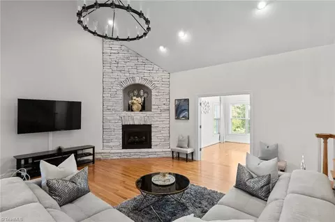 Living - 975 Boyer Dr, Clemmons, NC 27012 photo 2 of 6
