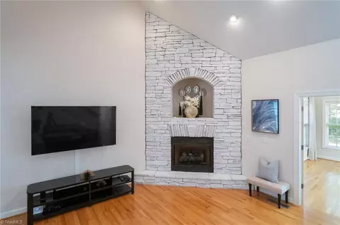 Living - 975 Boyer Dr, Clemmons, NC 27012 photo 5 of 6